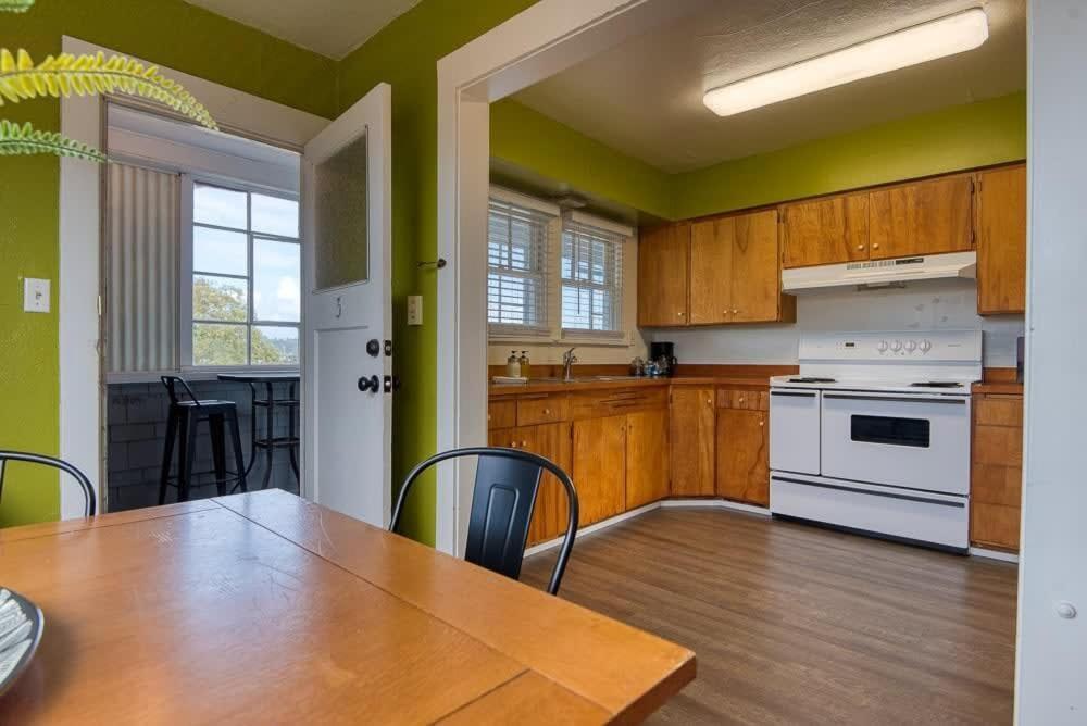 #Stayinmydistrict Historic Apartment Near Downtown Coos Bay Kültér fotó