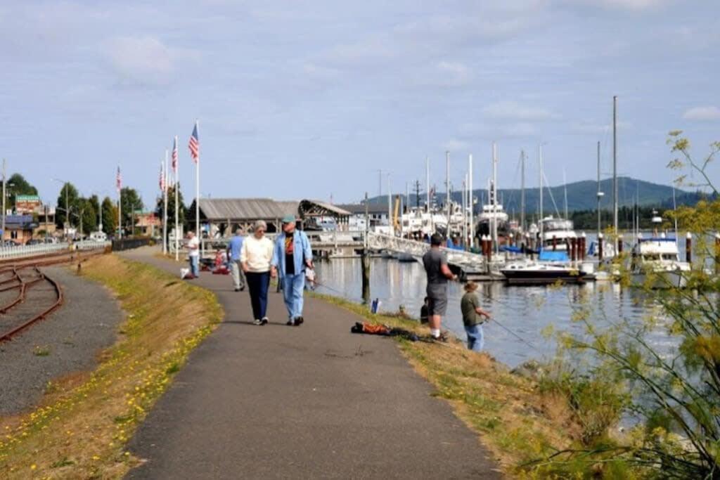 #Stayinmydistrict Historic Apartment Near Downtown Coos Bay Kültér fotó